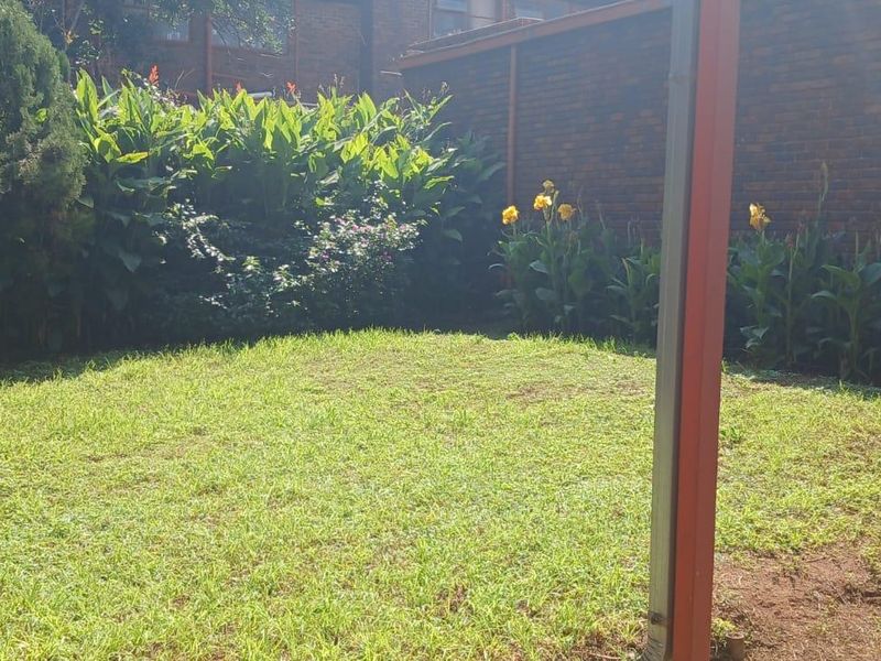 3 Bedroom Duplex For Sale in Windsor East - Photo 4