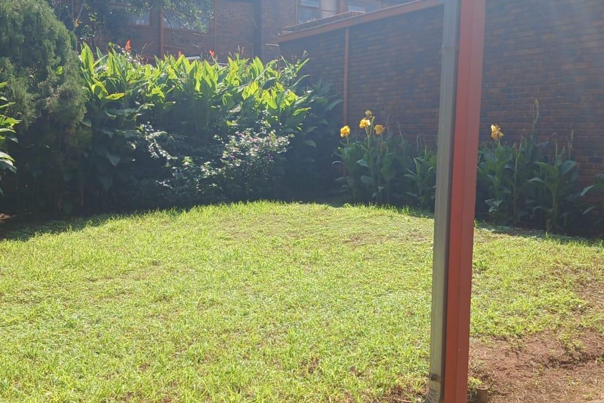 3 Bedroom Duplex For Sale in Windsor East - Photo 4