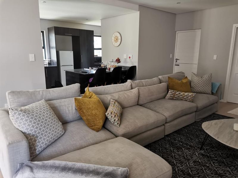 3 Bedroom Townhouse in Prestondale available 1 June 2026 - Photo 3