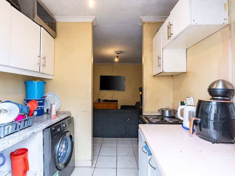 Two Bedroom Home With Flatlet - Photo 2