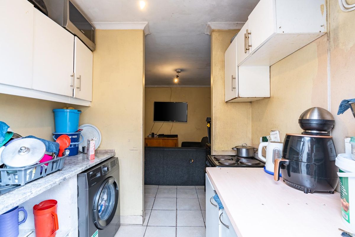 Two Bedroom Home With Flatlet - Photo 2
