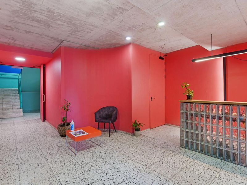 Slick fully furnished city pad - Photo 9