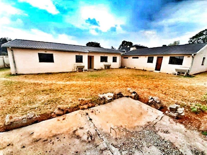 "An ideal home featuring a vast expanse of land of 2.5 Hectares" - Photo 5