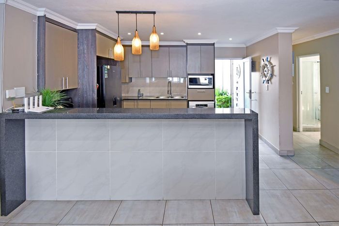 Property #2539682, Townhouse For Sale in Erasmus Park