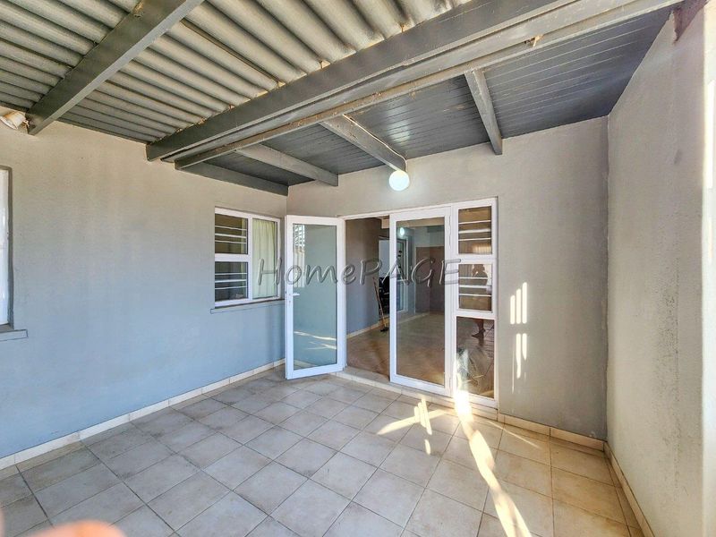 Ext 3, Henties B ay:  Well Priced, Newly Renovated 4 Bedr Home for Sale - Photo 6