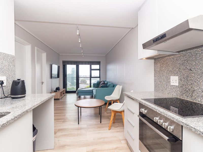 Two Bedroom Apartment With Lovely Views - Photo 4