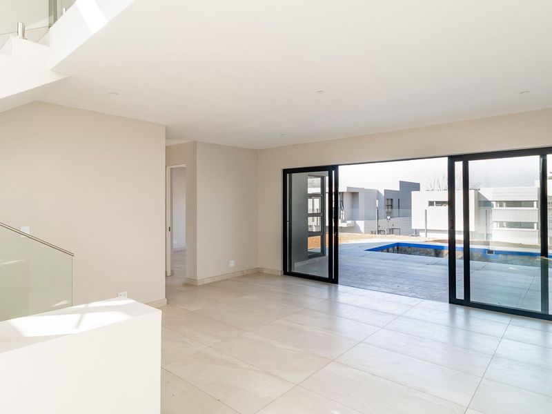 An Exceptional Opportunity in Bryanston – A Bespoke 5-Bedroom Luxury Residence in an Exclusive Enclave of Just Four Homes - Photo 2
