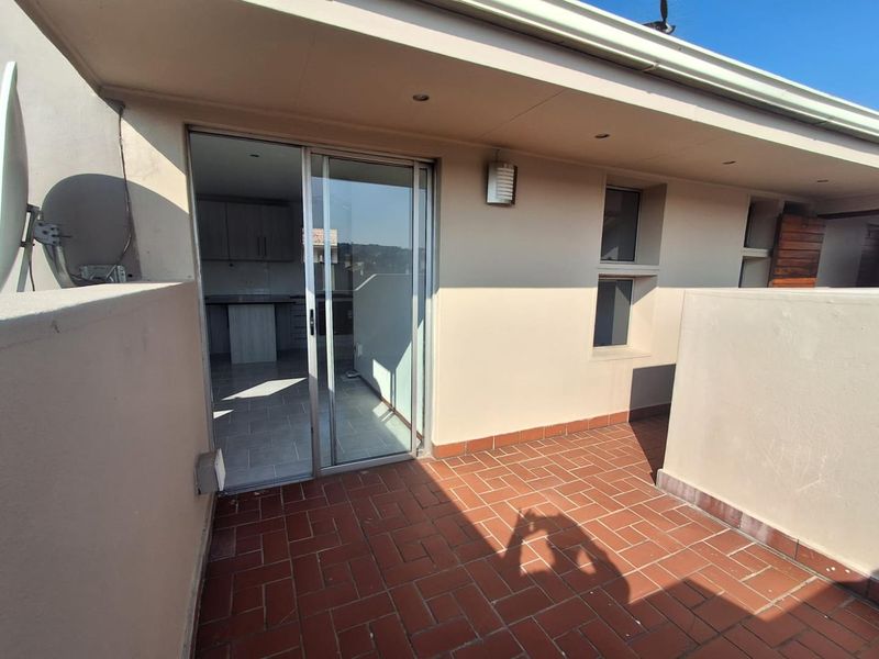 YOUR PERFECT LOCK-UP-AND-GO IN GLENANDA - Photo 2