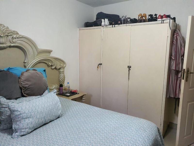 Flat For Sale - Photo 4