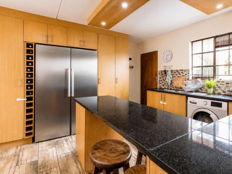 Modern & Spacious 3-Bedroom Family Home to Rent - Photo 2