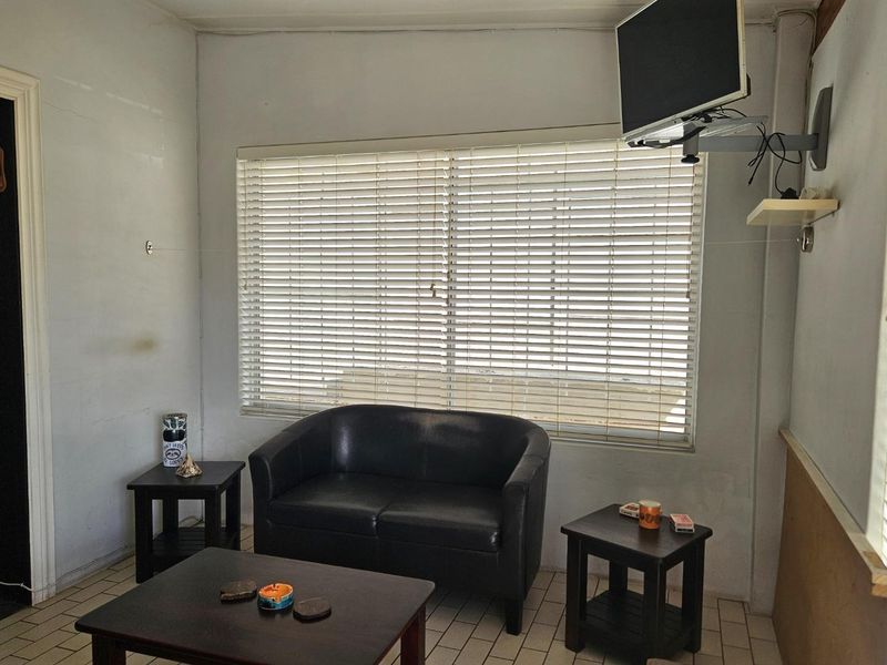 “Juweeltjie” – A True Gem in Pearly Beach Offering Dual Living - Photo 4