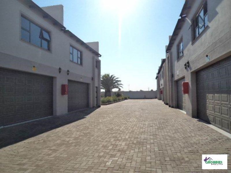 3 bedrooms Townhouse in Walvis Bay Central - Photo 10