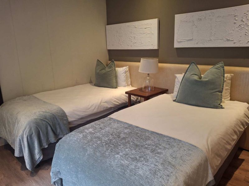 A BEAUTIFULLY FURNISHED TWO BEDROOM FURNISHED APARTMENT - Photo 8