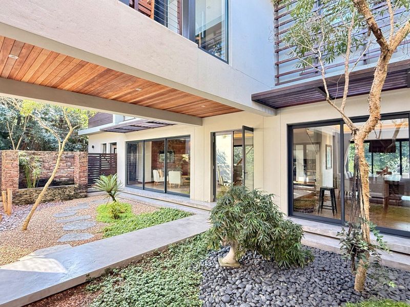 Stunning Family Home - Photo 5