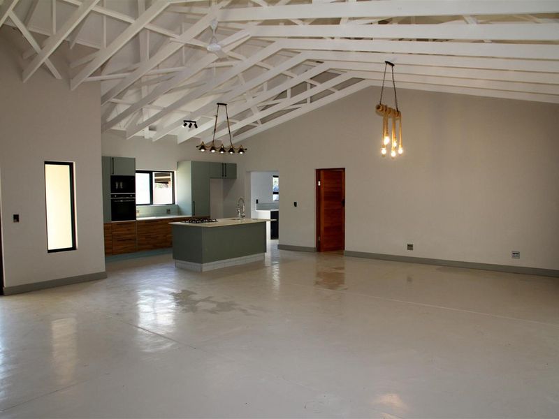 Brand-New Home in Moditlo Wildlife Estate. - Photo 9