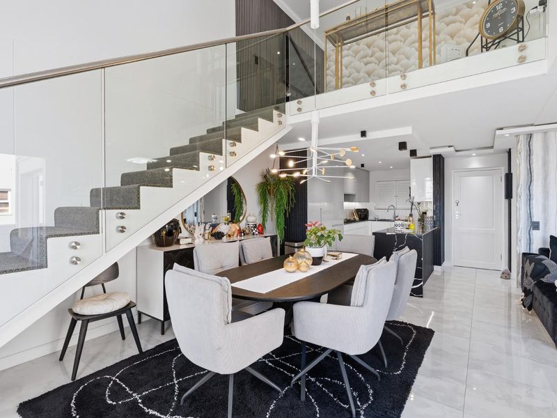 Newly renovated penthouse is a dream home - Photo 9