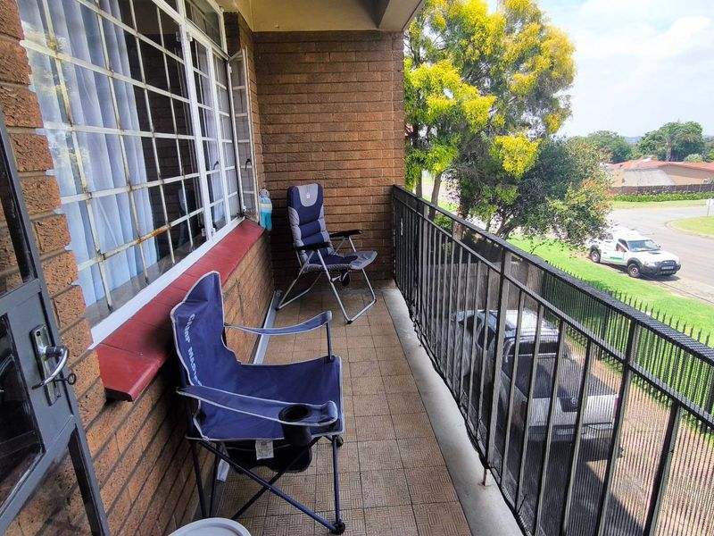 Contemporary Living: Perfect 2-Bed Apartment for You! - Photo 8