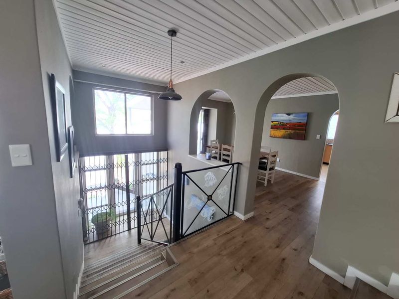 Elegant Family Home in Eros with Expansive Views - Photo 10