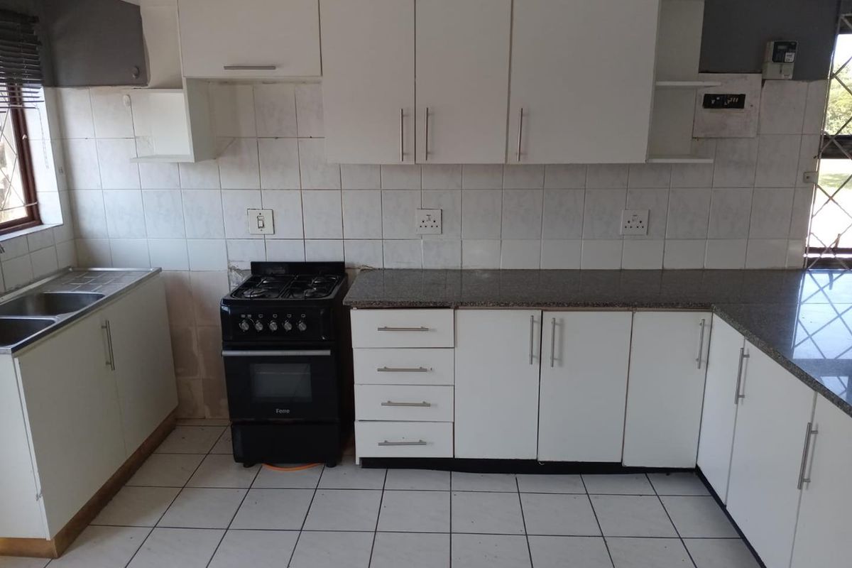 Practical 2-Bedroom Rental in Established Meer En See, Richards Bay - Photo 2