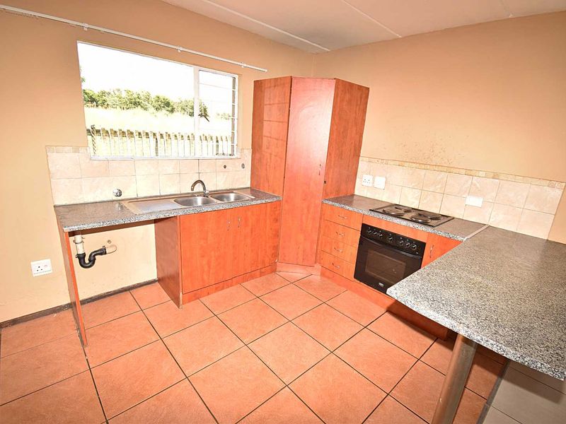 Ground Floor Townhouse - Photo 7