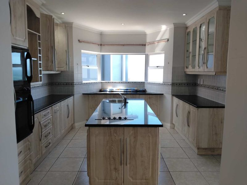 4 bedroom Family home - Photo 2