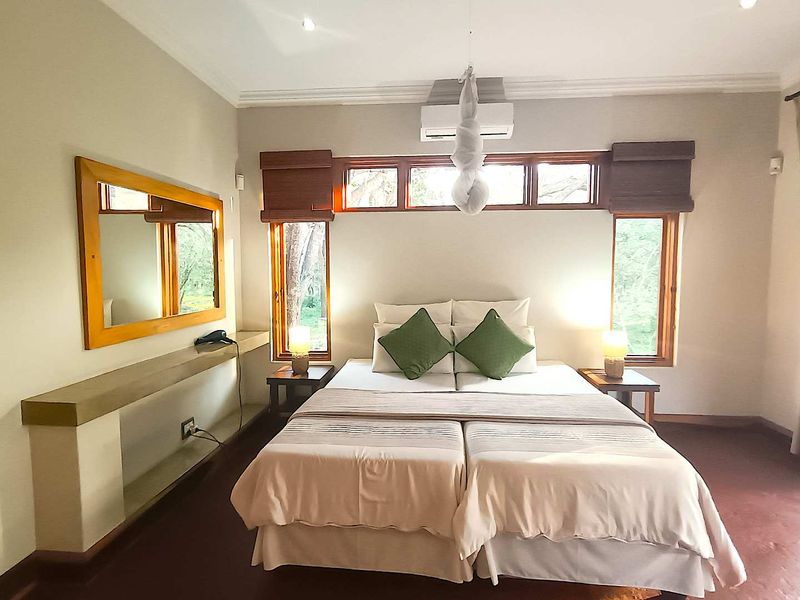 An Extraordinary 20-Hectare Private Bush Estate | 6 Bedrooms | Two Luxury Homes | Kuleni Game Reserve - Photo 10