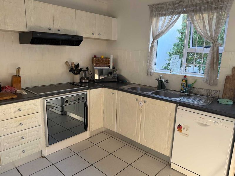 2 BEDROOM UNFURNISHED FAMILY HOME - Photo 10