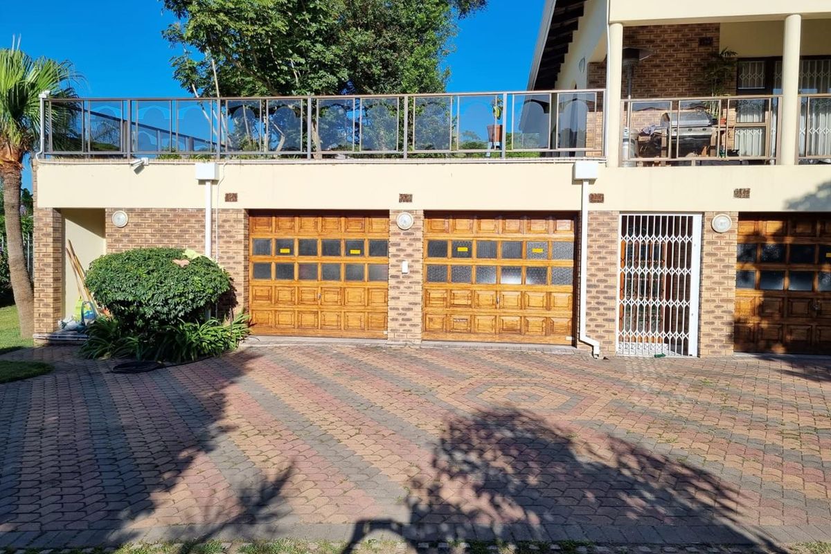 Nestled in the sought-after suburb of Regency Park, this exceptional family home offers space, comfort, and modern convenience in a secure and desirable setting - Photo 2