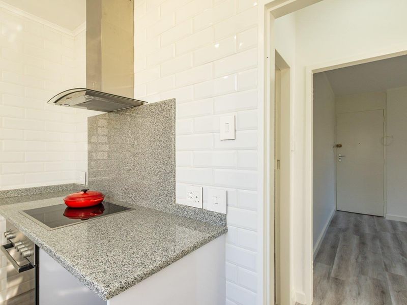 Partially furnished 1 Bedroomed g/ floor apartment in Marlborough Park - Photo 8