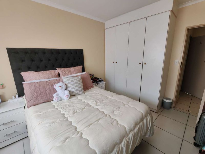 CLOSE TO OUTSURANCE - WALKING DISTANCE FROM CENTURION MALL - Photo 6