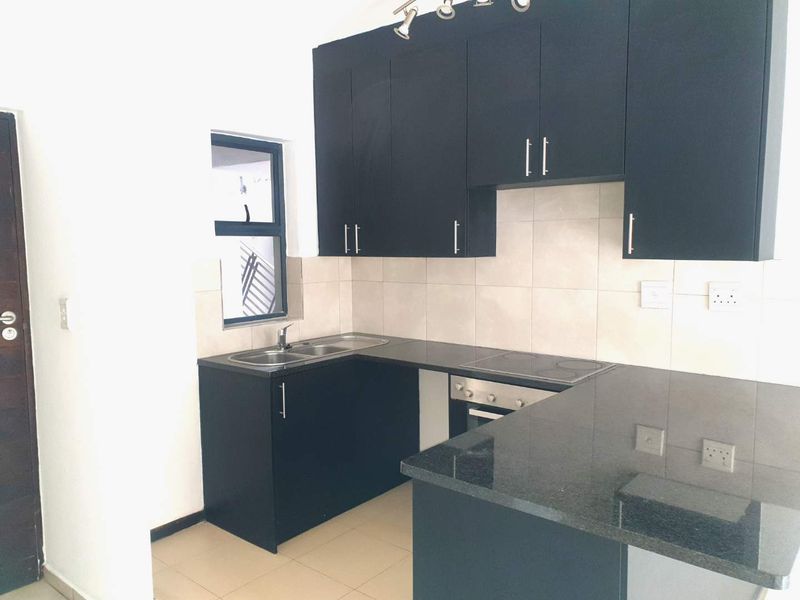 Tranquil Retreat with Premier Amenities - Photo 4