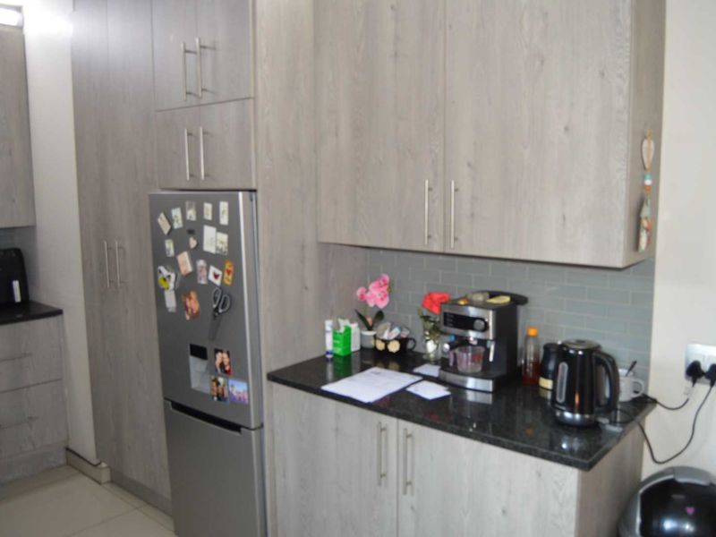 Three Bedroom Townhouse For Sale in Brackenhurst - Photo 7