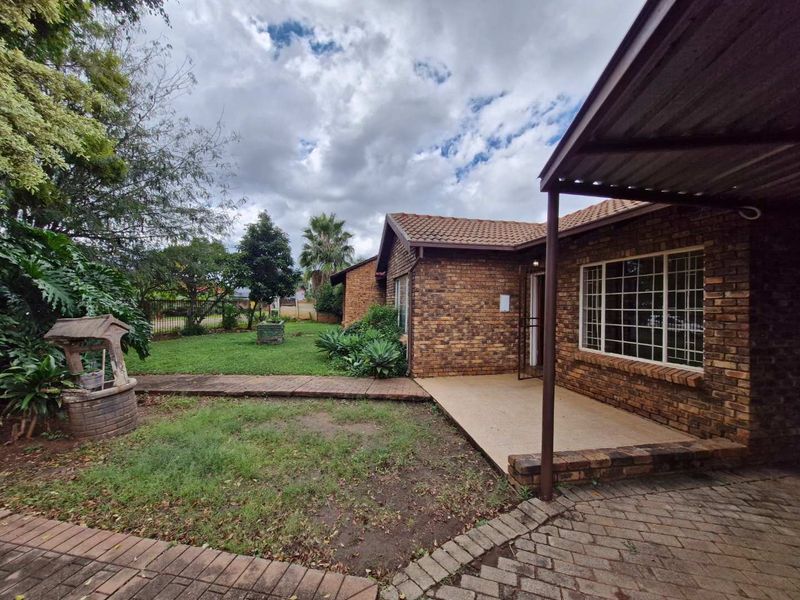 3 Bedroom house for sale in  Orchards - Photo 8