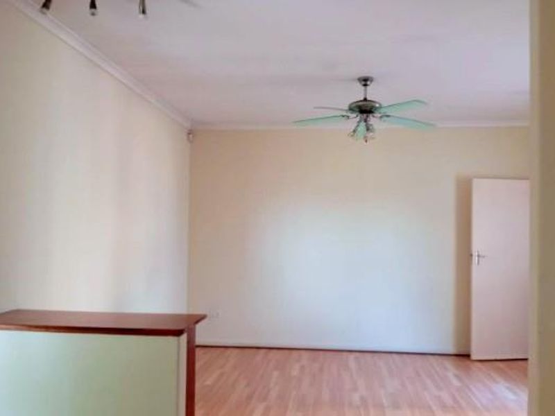 Four Bedroom Family Home To Let In Lombardy East - Photo 7