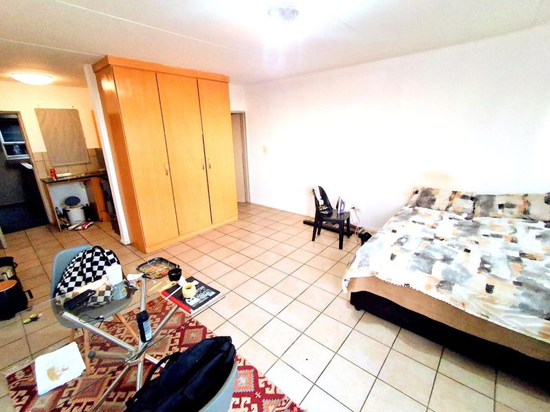 Grasp this ideal investment for student accommodation with substantial rental income! - Photo 10