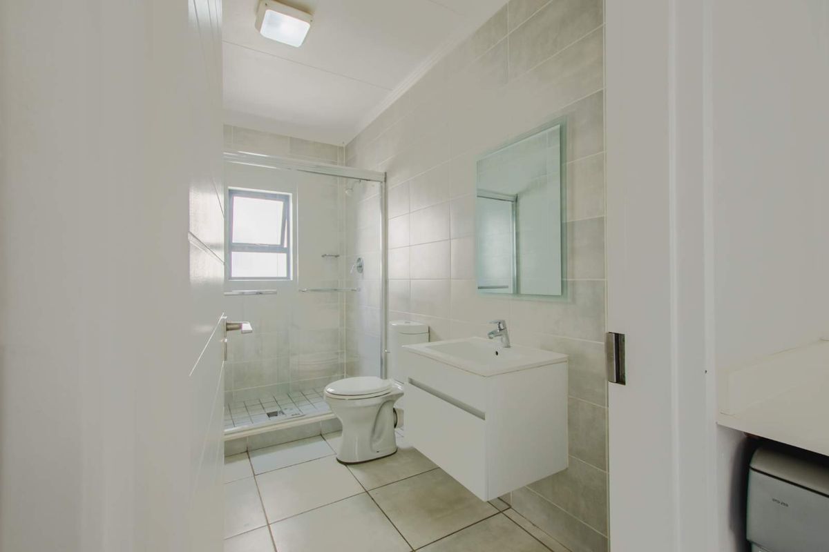 Modern Elegance & Effortless Living - Photo 4