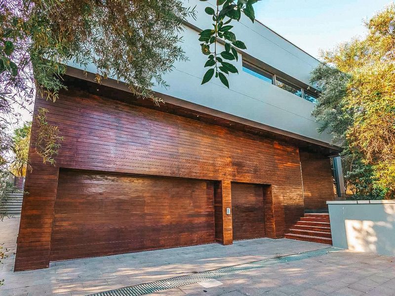 Elegance Redefined: Your Modern Oasis Amidst Nature's Embrace - Photo 3