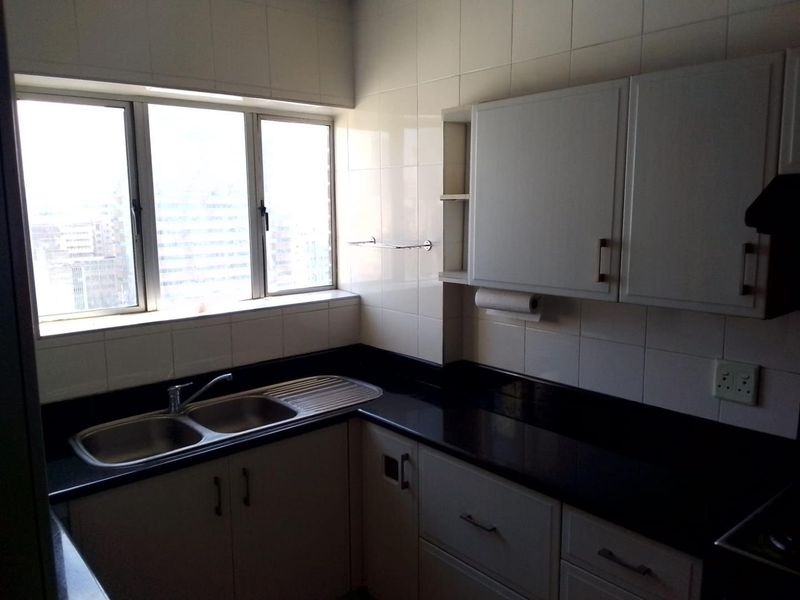 2 Bedroom Apartment with Harbour Views on the Esplanade! - Photo 5