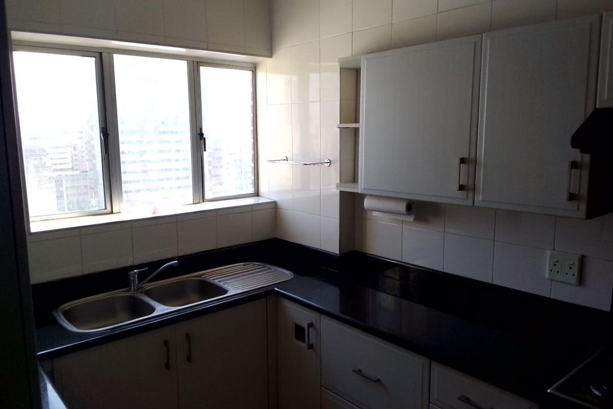 2 Bedroom Apartment with Harbour Views on the Esplanade! - Photo 5