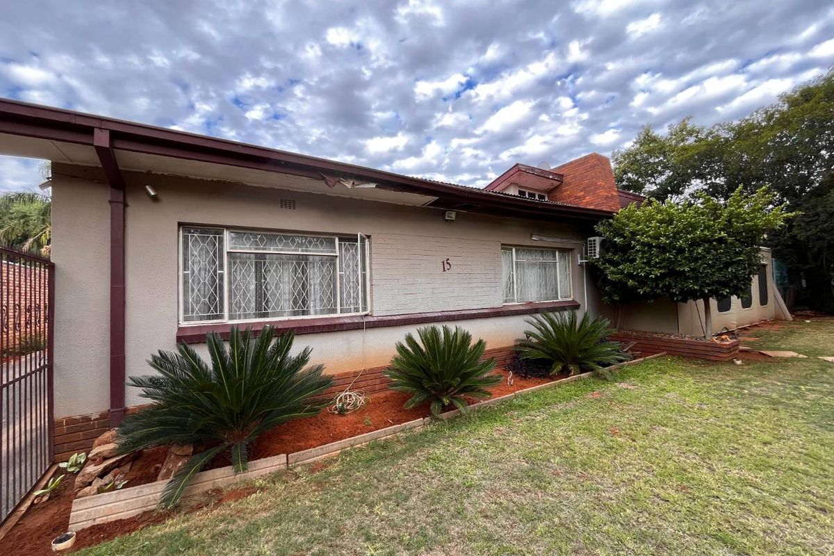 Versatile 3-Bedroom Property with 2-Bedroom Flatlet and Business Potential - Photo 3