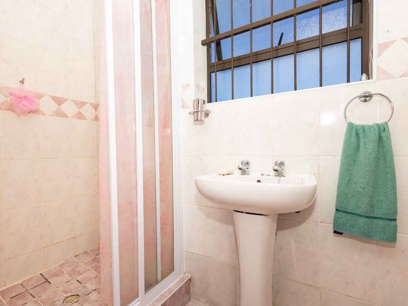 Charming 3-Bedroom Family Home in Protea Heights - Photo 8