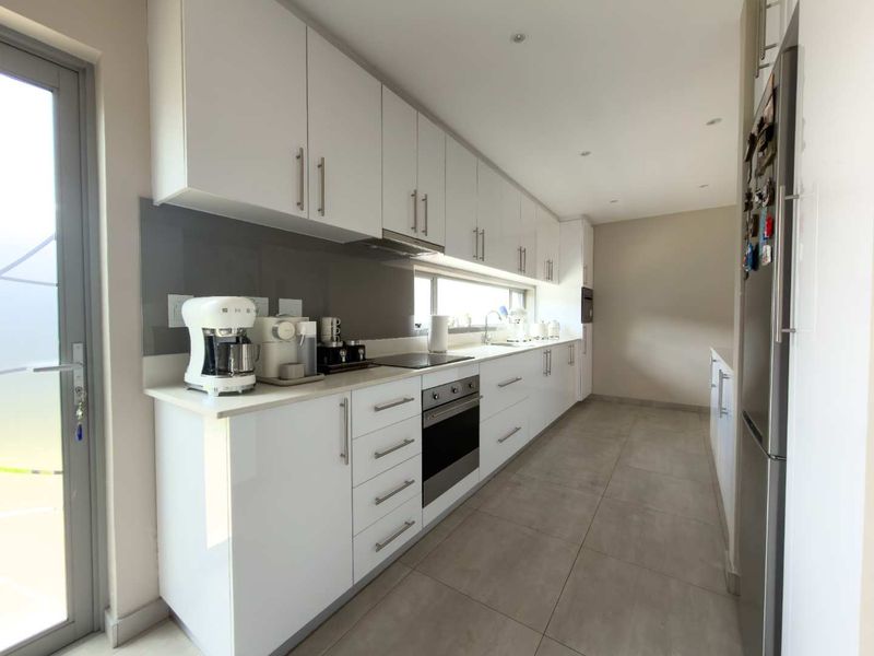 Grounded Luxury | Exceptional Free Standing Home - Photo 9