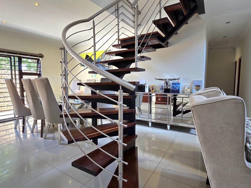 3 Bedroom Townhouse for Rent in New Redruth Alberton - Photo 8