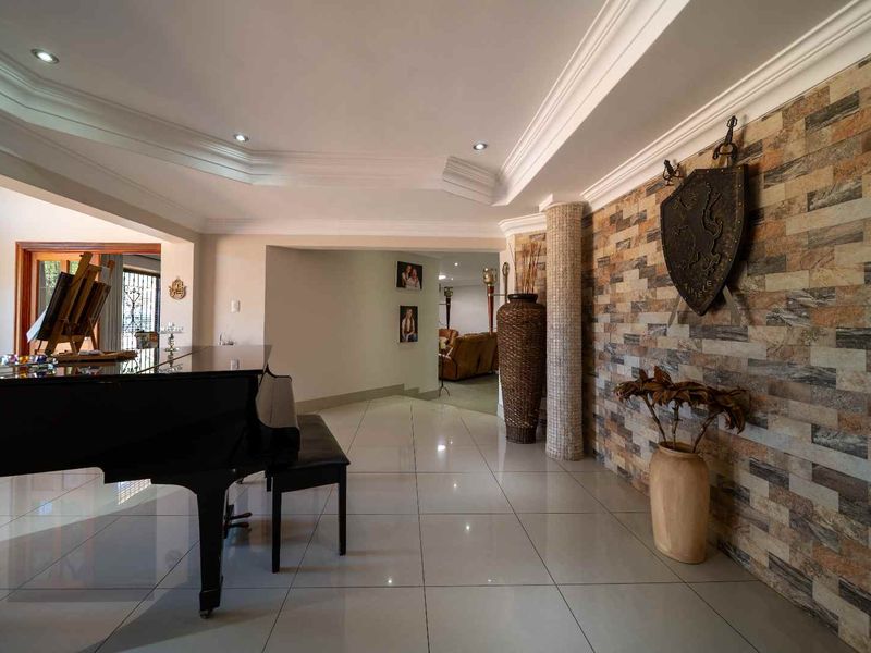 Exceptional Luxury Lifestyle Estate on 16,203m2 Agricultural Holding | Benoni AH - Photo 9