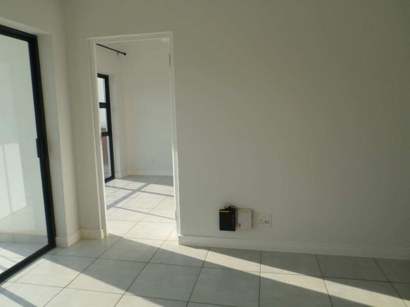 Top-Floor 1 Bedroom Apartment to Rent in Ballito Hills ...Available 1 August - Photo 10