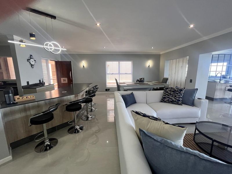 Modern, Fully Revamped Apartment With Uninterrupted Sea Views – Simbithi Eco Estate - Photo 9