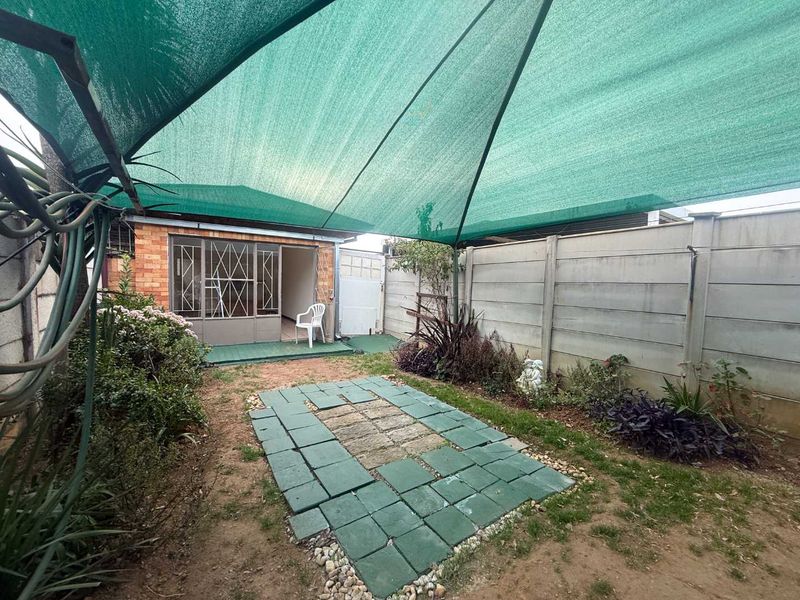 Charming Garden Cottage To Let in Discovery, Roodepoort - Photo 1