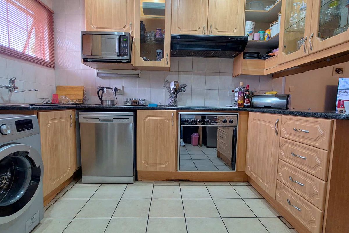 2 Bedroom Townhouse in Meyersdal - Photo 4