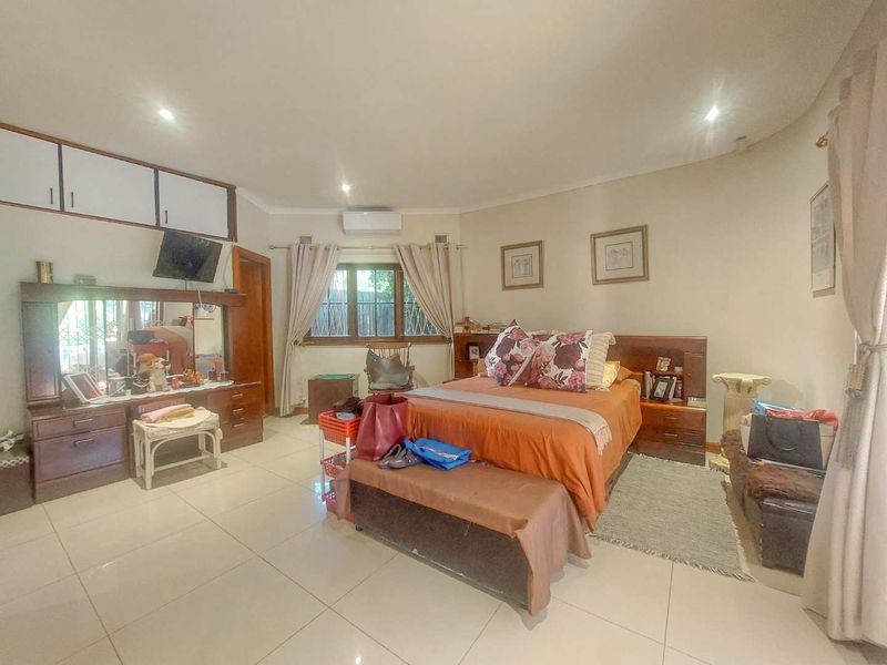 Expansive 4 bedroom home in prime Glen Hills! - Photo 9