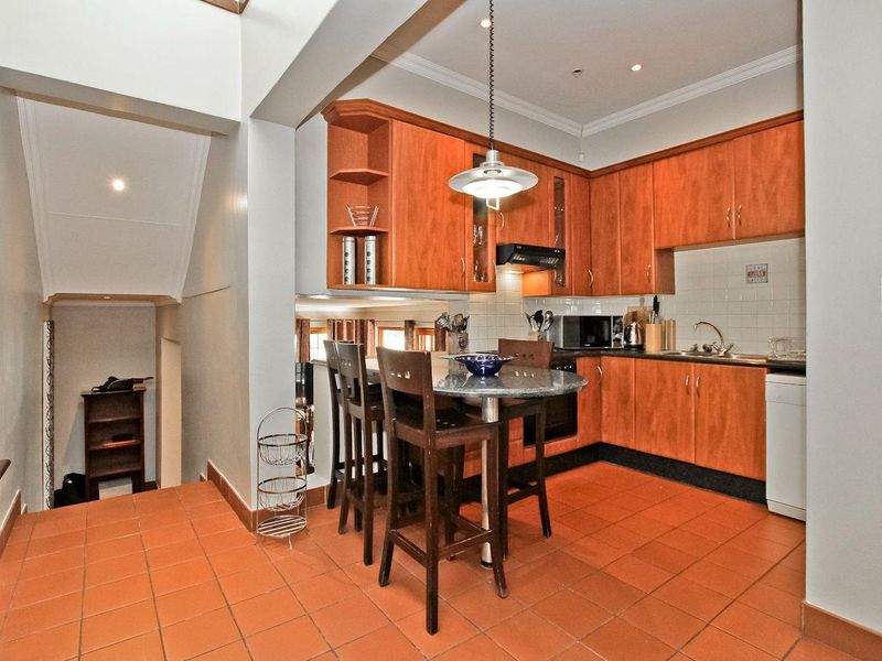 Executive Fully Furnished Pool Cottage! - Photo 5